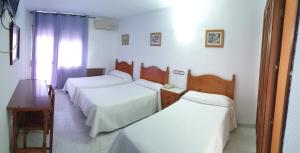 Triple Room room in Hotel La Lancha