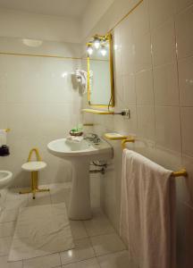 Twin Room with Private Bathroom
