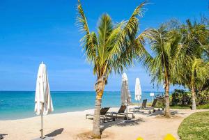 LEscale 3 bedrooms Sea View and Beachfront Suite by Dream Escapes