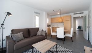 Sur Suites La Dorada, centricos soleados a pocos metros de la Playa y con Parking Opcional