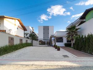 Aluguel Apartamento 2 quartos s 1 suíte BombasSC