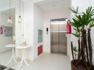 Aluguel Apartamento 2 quartos s 1 suíte BombasSC