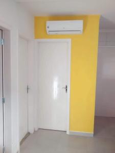 Apartamento Boraceia 200 metros da praia, com ar condicionado