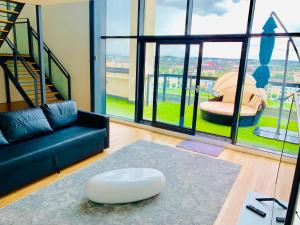 Glasgow City Centre - The PENTHOUSE with RiverViews - (Duplex, 3 Bedrooms, 3 Bathrooms, 2 Living roomsKitchen, Private SKY Terrace, 2 Parkings, Top Floor, Huge - 2100 sq ft, SECC HYDRO)