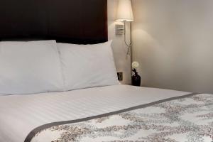 Standard Double Room room in Best Western Chiswick Palace & Suites London