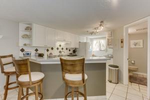 2Br Penthouse in the Ocean Forest Plaza