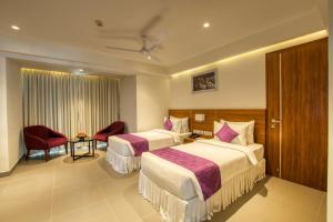 Lilac Hotel, 5th Block