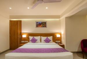 Lilac Hotel, 5th Block