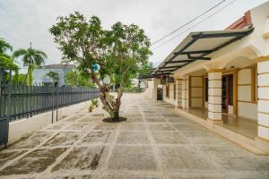 RedDoorz Syariah@Jalan Dr Mansyur Medan