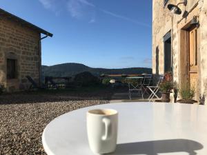 Maisons d'hotes la source d'en haut : Chambre Triple avec Salle de Bains Privative