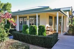 克莱夫殖民地小木屋 - Te Awanga