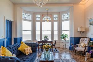 Signature Beachfront Home, Panoramic Sea Views & Marble Fireplace