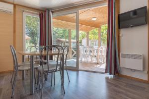 Campings Camping Le Mediterranee Argeles - Domaine pietonnier : photos des chambres