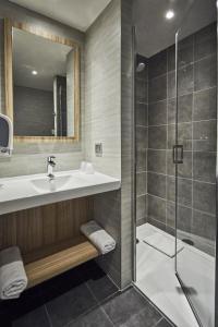 Hotels Premiere Classe Clermont Ferrand Centre : photos des chambres