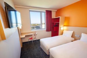 Hotels Premiere Classe Clermont Ferrand Centre : photos des chambres