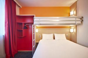 Hotels Premiere Classe Clermont Ferrand Centre : photos des chambres