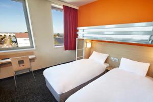 Hotels Premiere Classe Clermont Ferrand Centre : photos des chambres