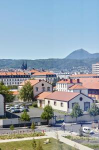 Hotels Premiere Classe Clermont Ferrand Centre : photos des chambres