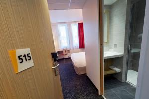 Hotels Premiere Classe Clermont Ferrand Centre : photos des chambres