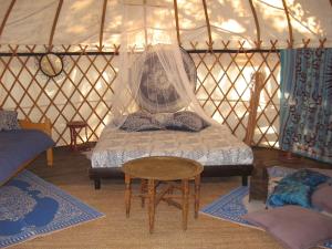 Tentes de luxe Camping Mille Etoiles : Yourte (2 Adultes + 2 Enfants)