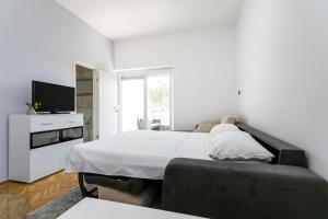 Apartments Mate Balote 54