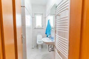 Big 4 bedroom apartment with private parking 