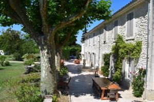 Maisons d'hotes La Bastide des Amouriers : photos des chambres