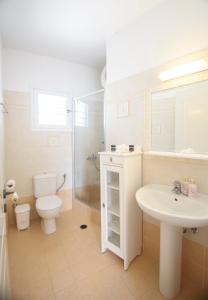 Plori Studios and Apartments