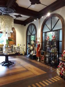 Green Bamboo Transient House