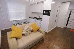 Luxury 2 bedrooms apartment walking distance from Gur-Emir - White Door 1