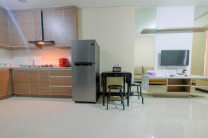 Comfy 2BR Apartment at Nifarro Park Pasar Minggu By Travelio