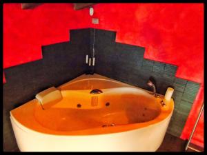Deluxe Suite with Spa Bath