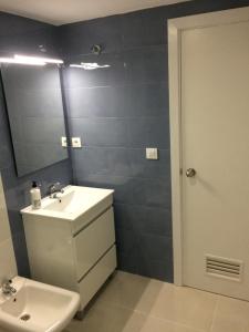 Luminoso apartamento en playa las redes, entorno natural pinares y dunas. Wifi