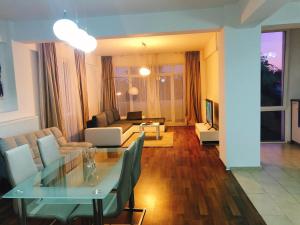 Apartement Jolie 100sqm Apartment Voluntari Rumeenia