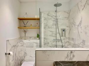 Appartements Home Chic Home - Les Suites de La Comedie : photos des chambres