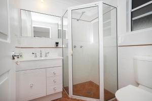 Denhams Beach side holiday apartment