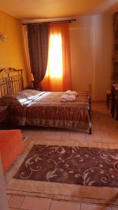 EPAVLIS boutique GALAXIDI