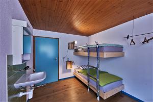 Bed in Twin Room room in Aktivhostel HängeMatt
