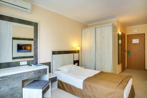 DIT Evrika Beach Club Hotel -Inclusive