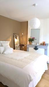 Appartements -La Batisse -Parking prive -Coeur historique - La Clef de Honfleur : photos des chambres