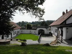 Statek Český Dvůr - Okrouhlice