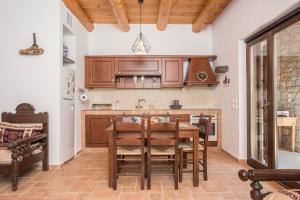 ARADENA TRADITIONAL House 4