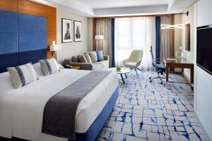 Executive Deluxe King Room - Complimentary Lounge Access room in Mövenpick Hotel & Apartments Dubai