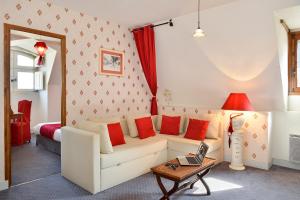 Hotels Logis Hotel Restaurant Le Puits Dore : photos des chambres