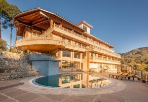 Sea Hawk - Luxury Hill Resort 4 mins from Bhimtal Lake