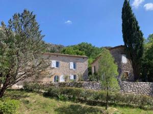 Maisons de vacances Magnifique Mas Cevenol : Maison 5 Chambres