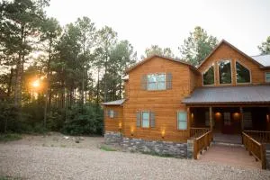 The Party of Five Lodge - Stephens Gap