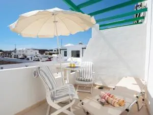 Apartment Los Zafiros in Puerto del Carmen Aircond & Wifi & Dishwasher - Tías