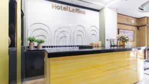 RedDoorz @ Downtown Tacloban