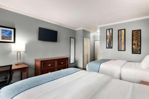 Queen Room with Two Queen BedsÂ  Non Smoking room in La Quinta by Wyndham Dublin